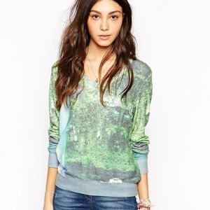WILDFOX JUNGLE FALLS VNECK SWEATSHIRT NWT!!